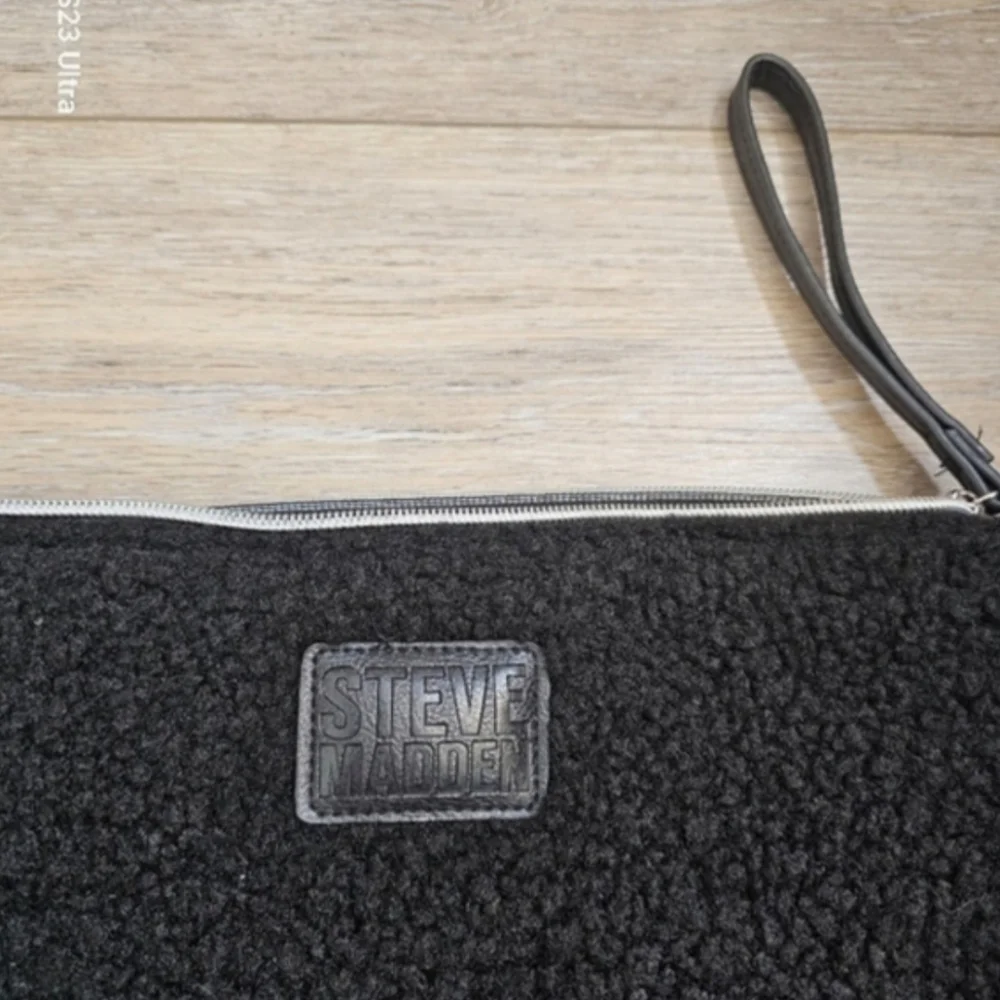 Black Sherpa Laptop Bag